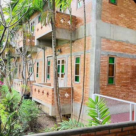 Amethyst Hotel Чиангмай Экстерьер фото