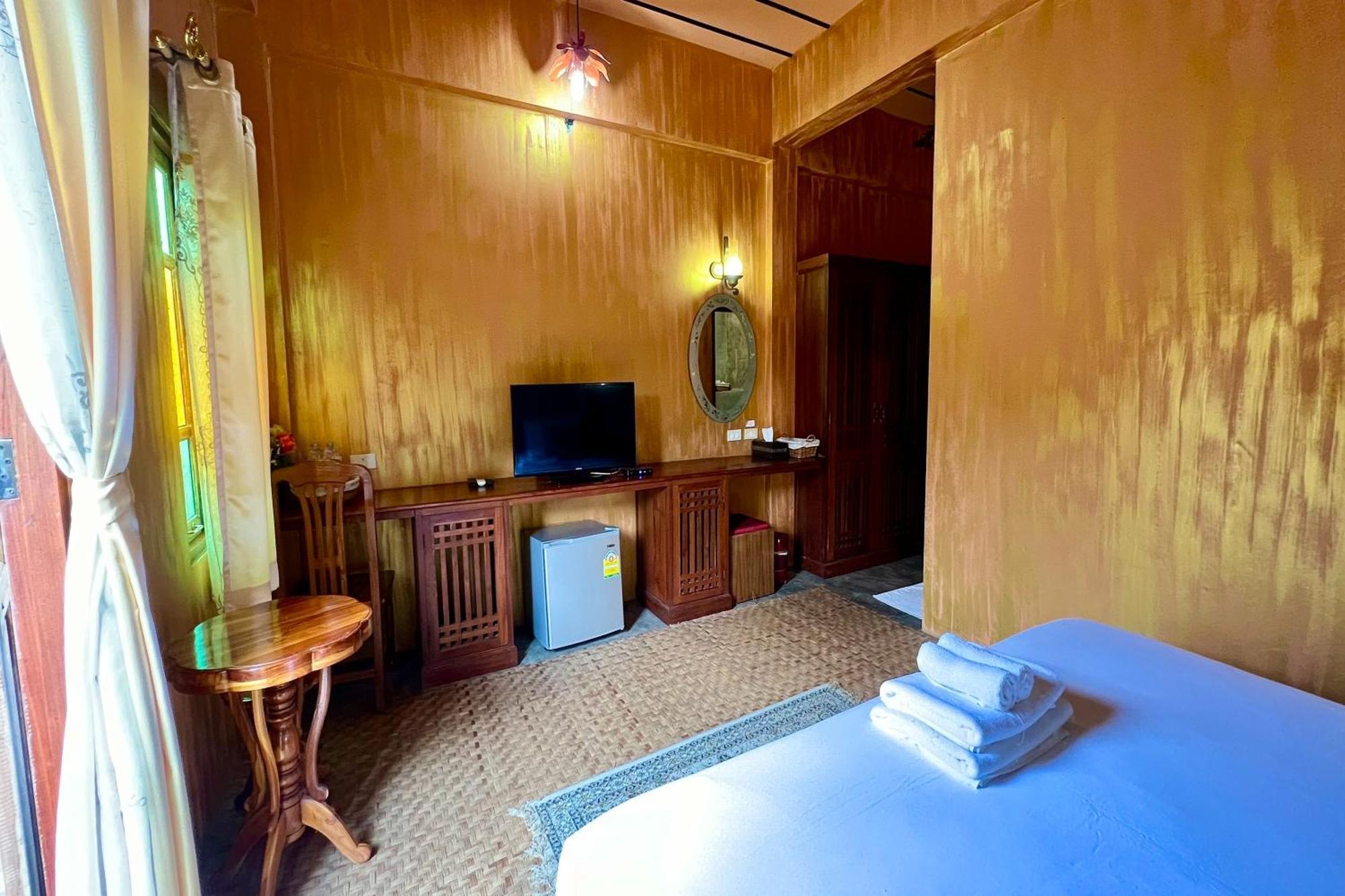 Amethyst Hotel Чиангмай Экстерьер фото